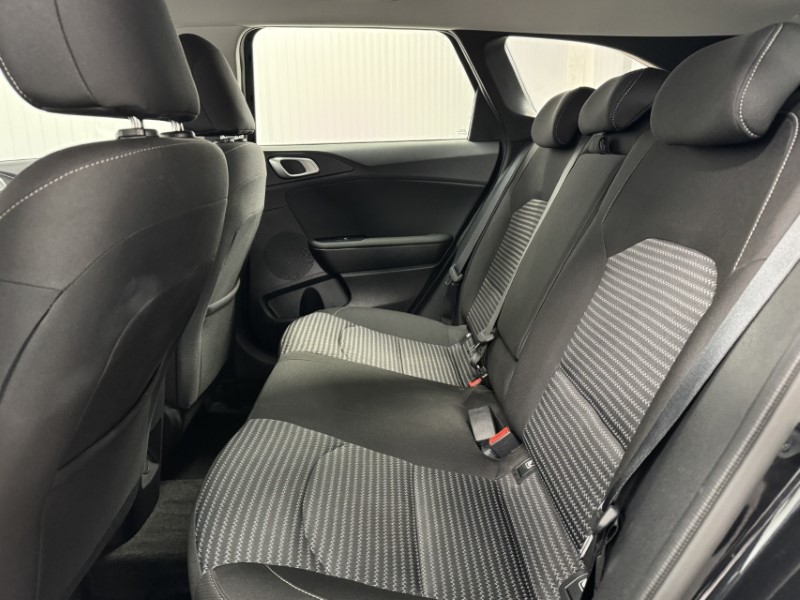 2025 (25) KIA CEED 1.5T GDi ISG 138 2 5dr 5030937