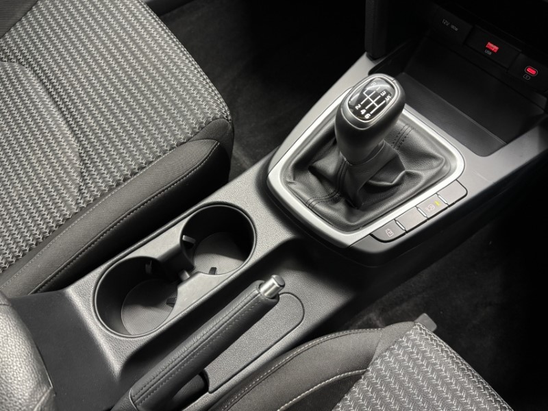 2025 (25) KIA CEED 1.5T GDi ISG 138 2 5dr 5030923