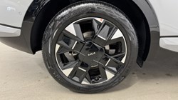 2025 (75) KIA SPORTAGE 1.6T GDi HEV GT-Line S 5dr Auto 5078963