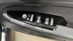 2025 (75) KIA SPORTAGE 1.6T GDi 207 HEV GT-Line 5dr Auto 5091642