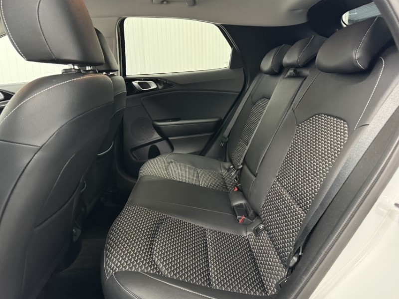 2025 (25) KIA XCEED 1.5T GDi ISG 138 3 5dr 5061759