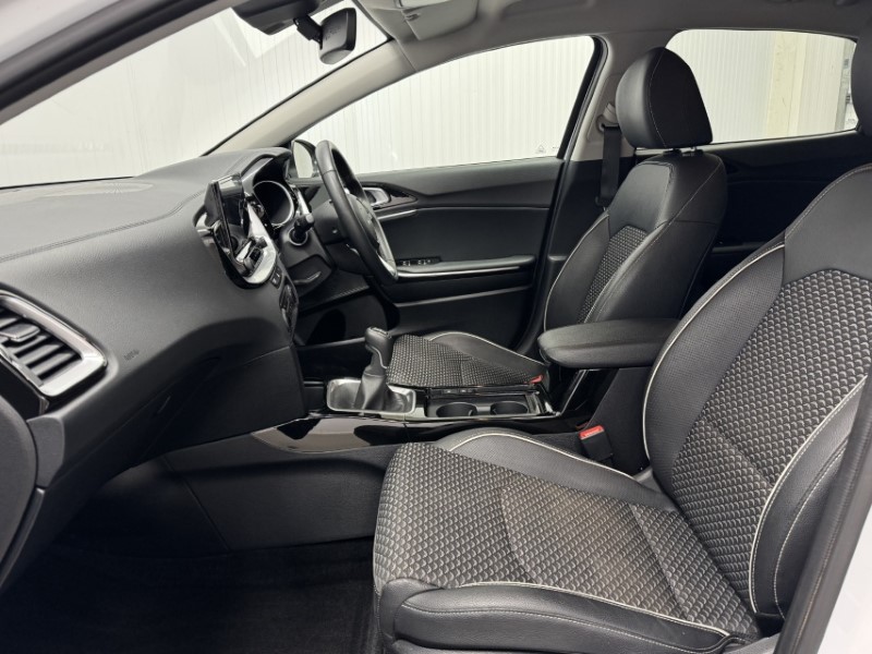 2025 (25) KIA XCEED 1.5T GDi ISG 138 3 5dr 5061761