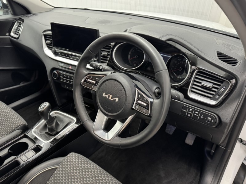 2025 (25) KIA XCEED 1.5T GDi ISG 138 3 5dr 5061762