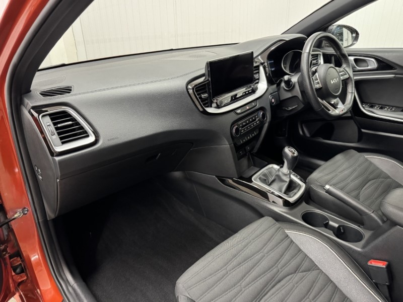 2022 (22) KIA CEED 1.5T GDi ISG GT-Line 5dr 5099289