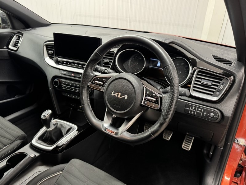 2022 (22) KIA CEED 1.5T GDi ISG GT-Line 5dr 5099271