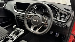 2025 (25) KIA CEED 1.5T GDi ISG 138 GT-Line 5dr 5091358