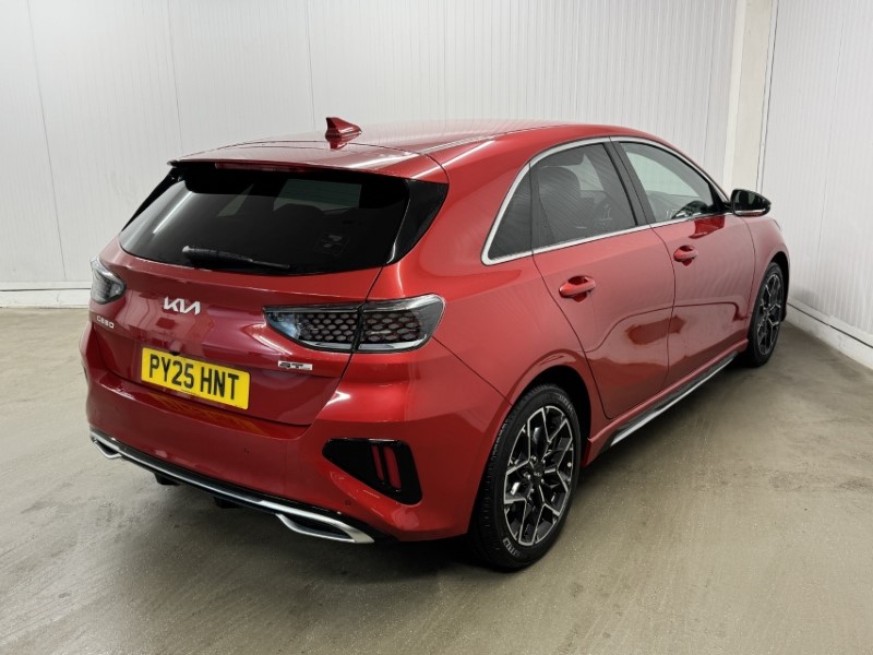 2025 (25) KIA CEED 1.5T GDi ISG 138 GT-Line 5dr 5091347