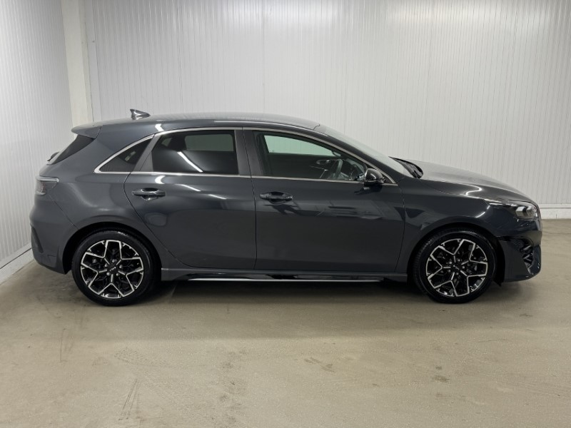 2025 (25) KIA CEED 1.5T GDi ISG 138 GT-Line 5dr 5097943