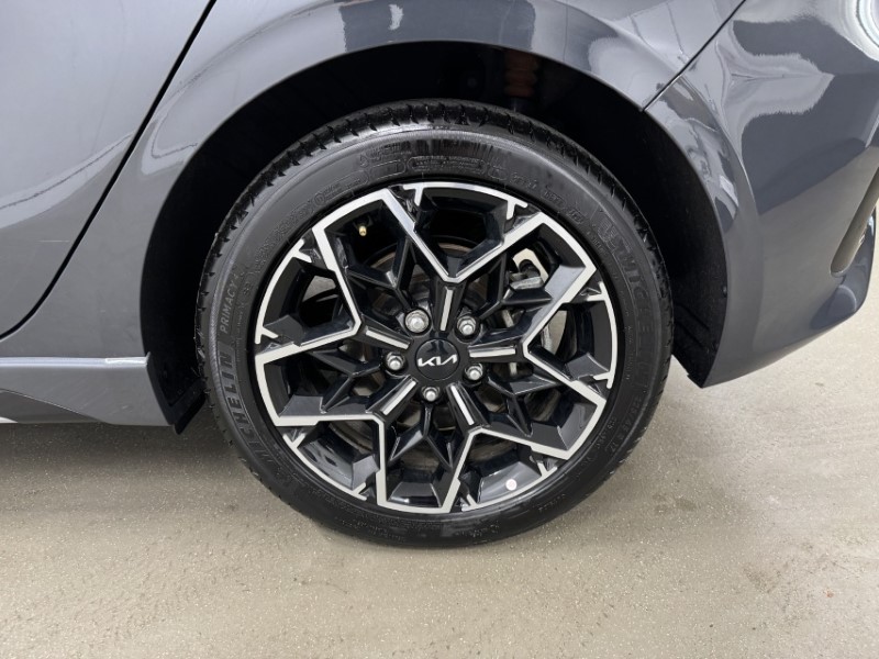 2025 (25) KIA CEED 1.5T GDi ISG 138 GT-Line 5dr 5097921