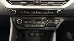 2020 (70) KIA NIRO 1.6 GDi Hybrid 2 5dr DCT 5175191