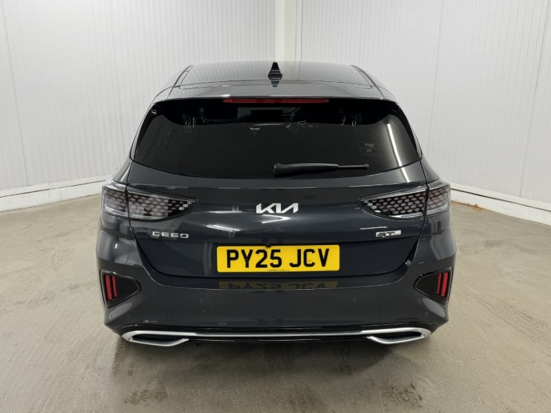 2025 (25) KIA CEED 1.5T GDi ISG 138 GT-Line 5dr 5105096