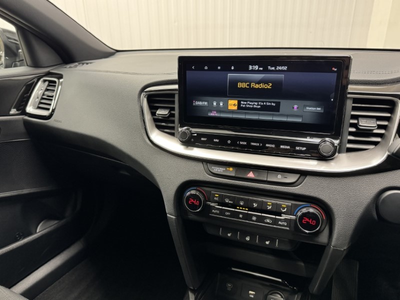 2025 (25) KIA CEED 1.5T GDi ISG 138 GT-Line 5dr 5105112