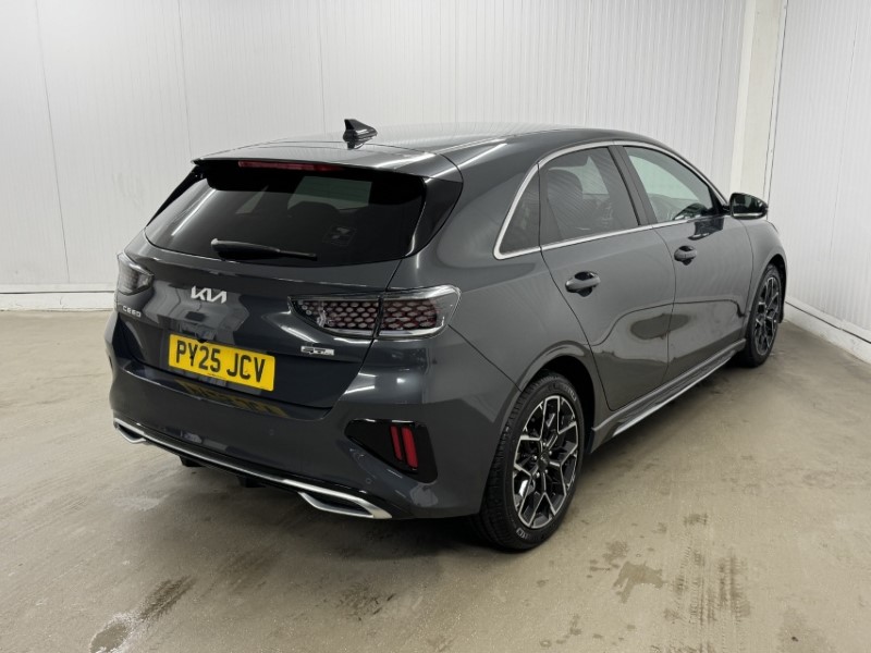 2025 (25) KIA CEED 1.5T GDi ISG 138 GT-Line 5dr 5105095