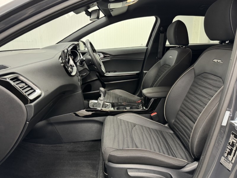 2025 (25) KIA CEED 1.5T GDi ISG 138 GT-Line 5dr 5105106