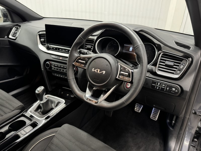 2025 (25) KIA CEED 1.5T GDi ISG 138 GT-Line 5dr 5105108