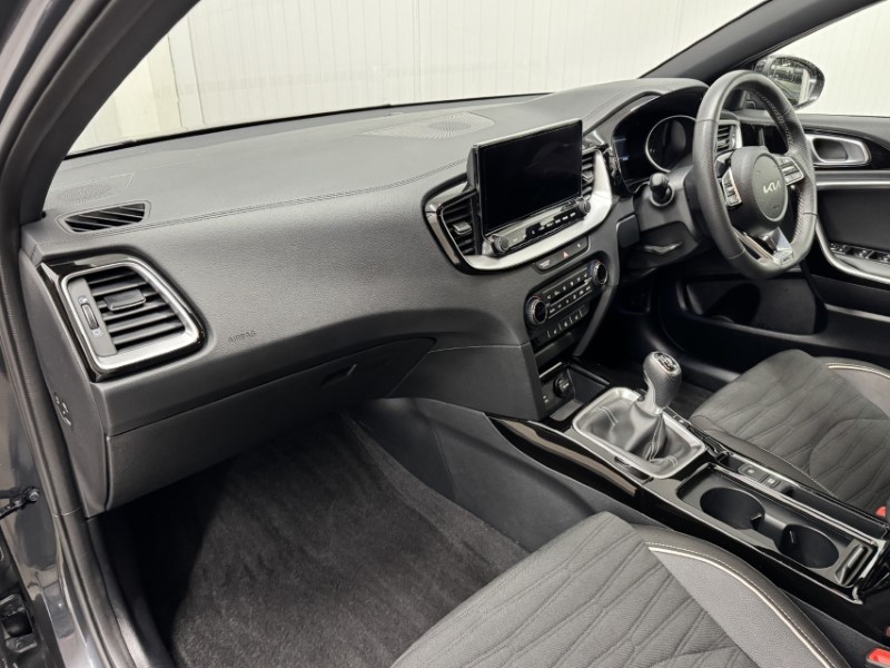 2025 (25) KIA CEED 1.5T GDi ISG 138 GT-Line 5dr 5105105