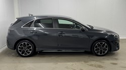 2025 (25) KIA CEED 1.5T GDi ISG 138 GT-Line 5dr 5105126