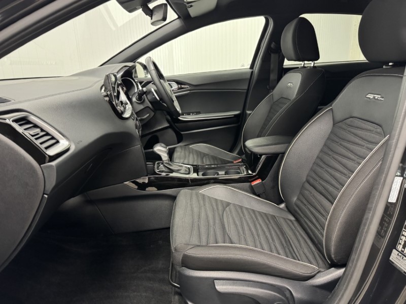 2025 (25) KIA CEED 1.5T GDi ISG 138 GT-Line 5dr DCT 5102909