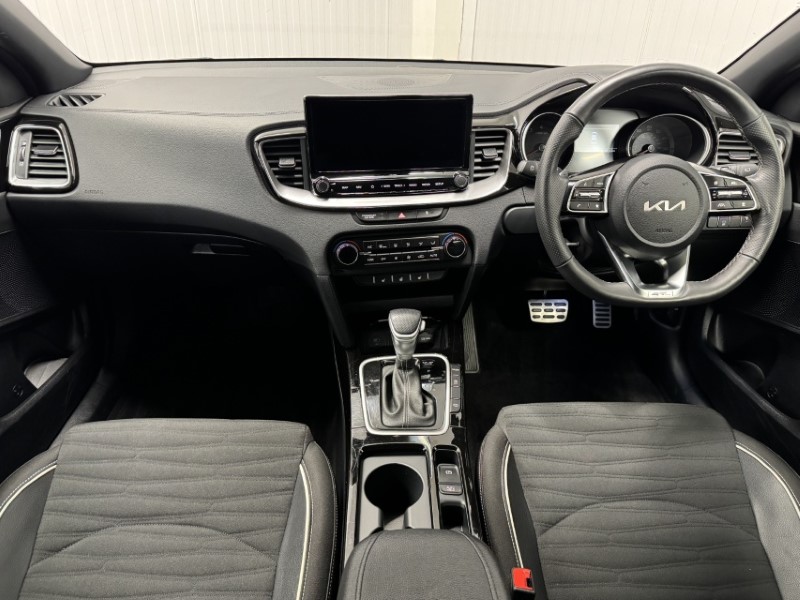 2025 (25) KIA CEED 1.5T GDi ISG 138 GT-Line 5dr DCT 5102907