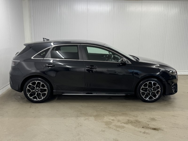 2025 (25) KIA CEED 1.5T GDi ISG 138 GT-Line 5dr DCT 5102928