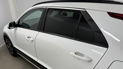 2022 (72) KIA NIRO 1.6 GDi Hybrid 4 5dr DCT 5143651