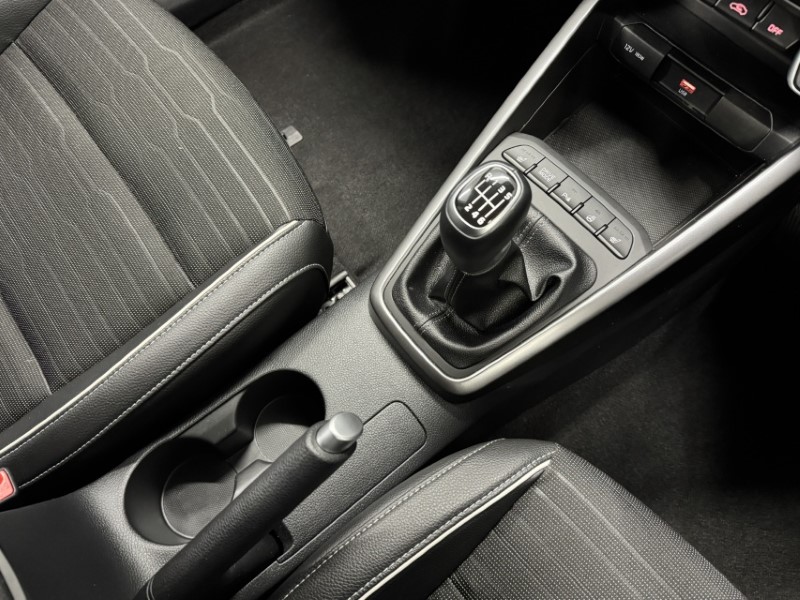 2025 (25) KIA STONIC 1.0T GDi 48V 98 GT-Line S 5dr 5168509