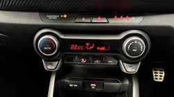 2025 (25) KIA STONIC 1.0T GDi 48V 98 GT-Line S 5dr 5168512