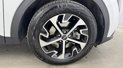 2025 (74) KIA SPORTAGE 1.6T GDi 207 HEV 3 5dr Auto 5177521