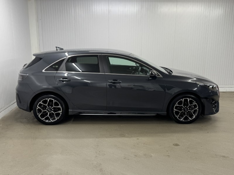 2025 (25) KIA CEED 1.5T GDi ISG 138 GT-Line 5dr 5193187