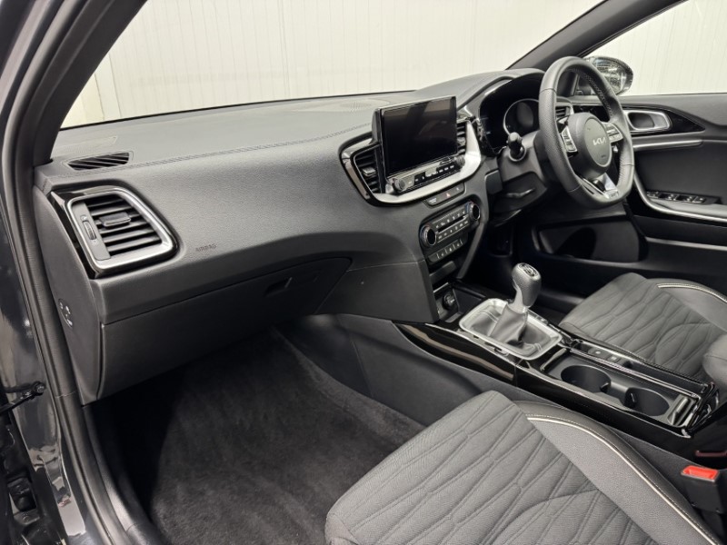 2025 (25) KIA CEED 1.5T GDi ISG 138 GT-Line 5dr 5193166