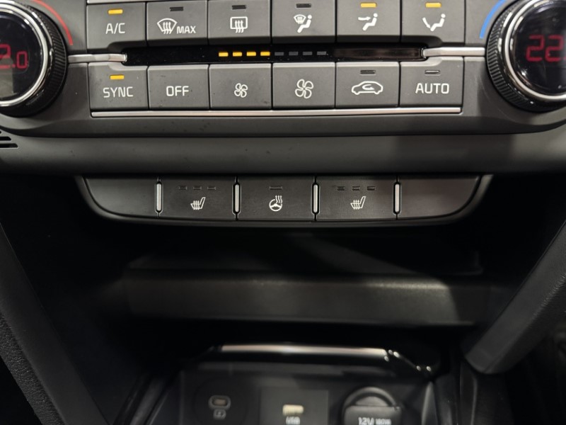 2025 (25) KIA CEED 1.5T GDi ISG 138 GT-Line 5dr 5193176