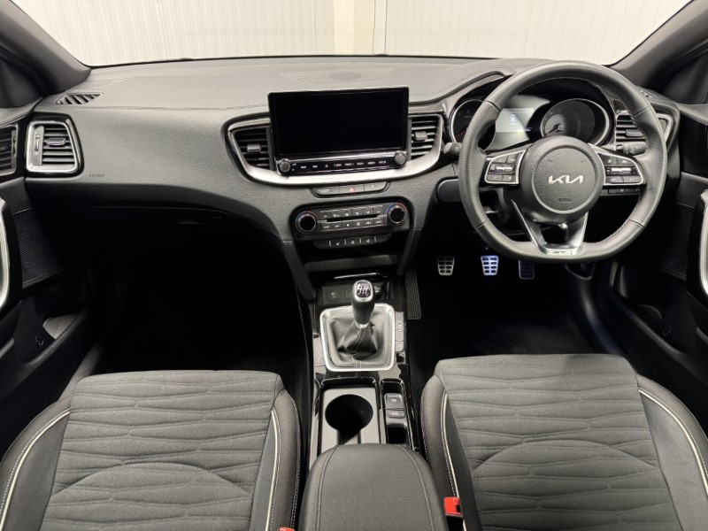 2025 (25) KIA CEED 1.5T GDi ISG 138 GT-Line 5dr 5193165