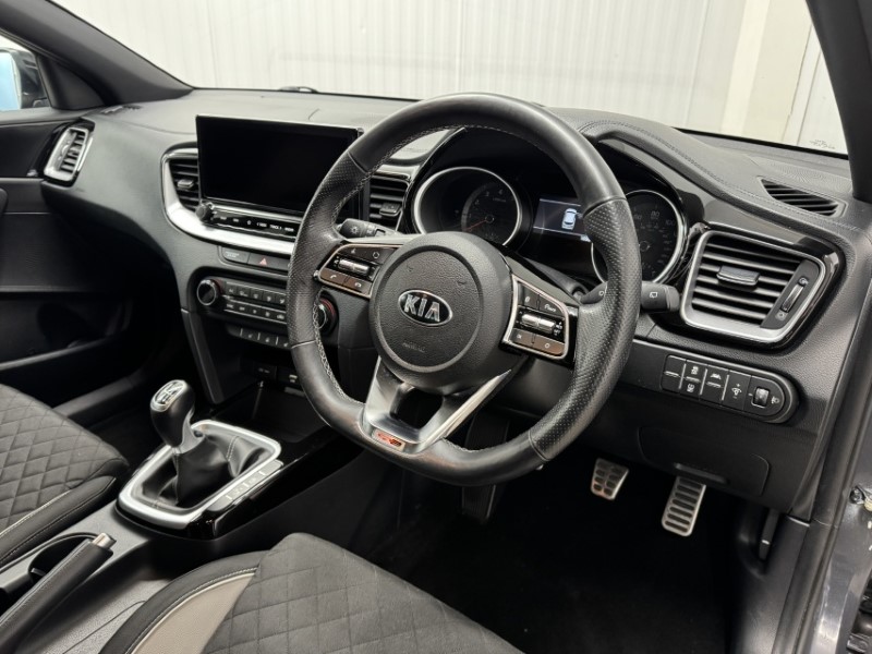 2021 (21) KIA CEED 1.5T GDi ISG GT-Line 5dr 5217795