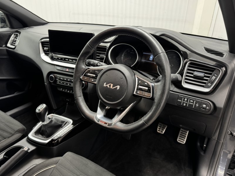 2022 (72) KIA CEED 1.5T GDi ISG GT-Line 5dr 5224209