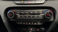 2022 (72) KIA CEED 1.5T GDi ISG GT-Line 5dr 5224214
