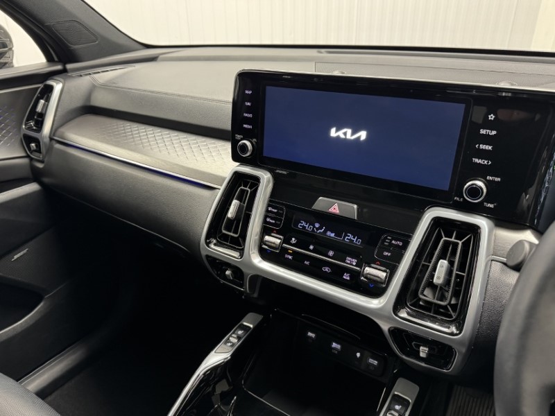 2023 (23) KIA SORENTO 1.6 T-GDi HEV Edition 5dr Auto 5287479