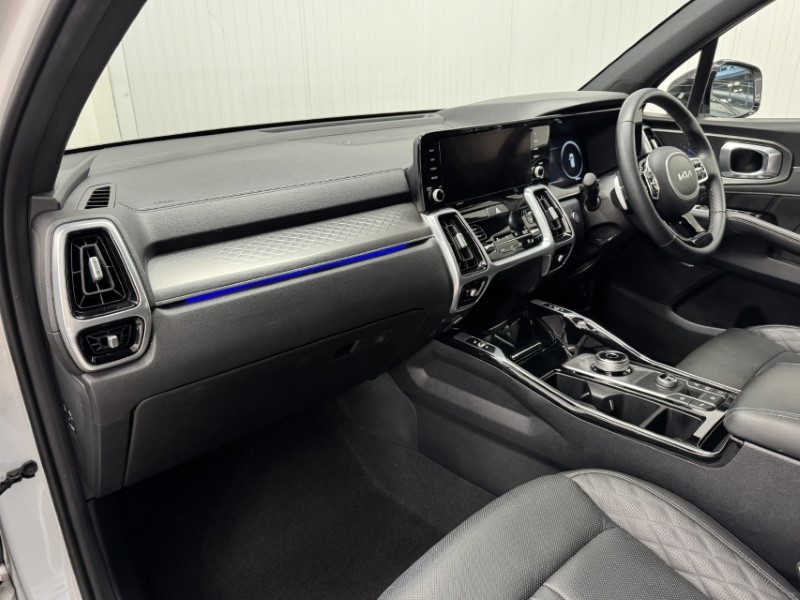 2023 (23) KIA SORENTO 1.6 T-GDi HEV Edition 5dr Auto 5287496