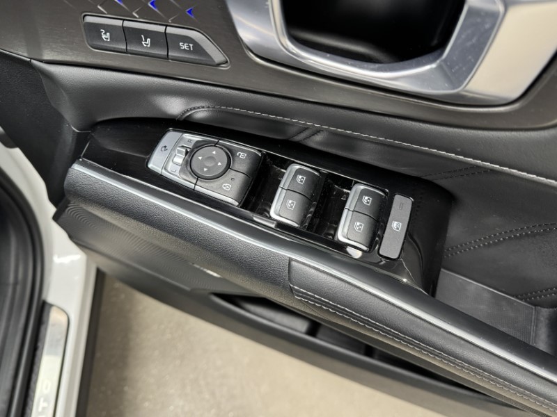 2023 (23) KIA SORENTO 1.6 T-GDi HEV Edition 5dr Auto 5287475