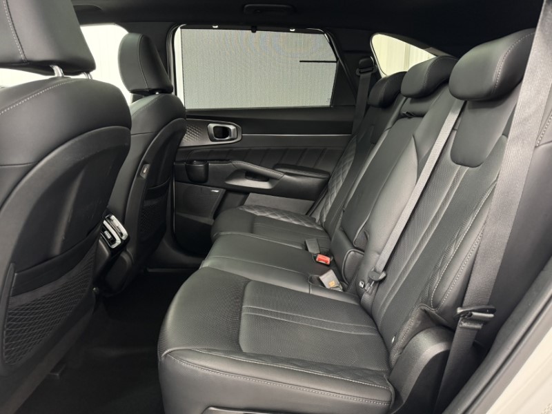 2023 (23) KIA SORENTO 1.6 T-GDi HEV Edition 5dr Auto 5287492