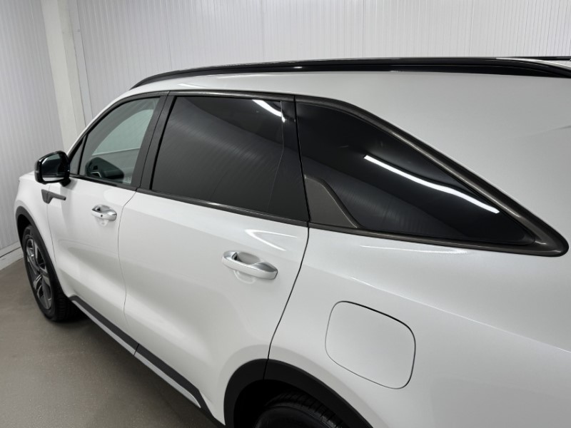 2023 (23) KIA SORENTO 1.6 T-GDi HEV Edition 5dr Auto 5287470