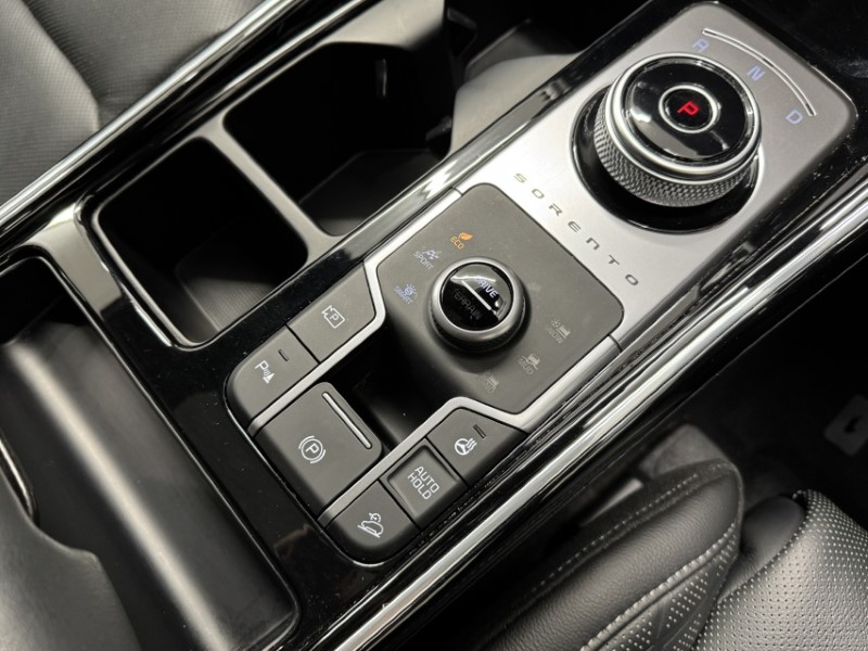 2023 (23) KIA SORENTO 1.6 T-GDi HEV Edition 5dr Auto 5287480