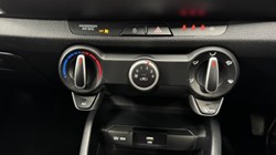 2021 (21) KIA STONIC 1.0T GDi 99 2 5dr 5235645