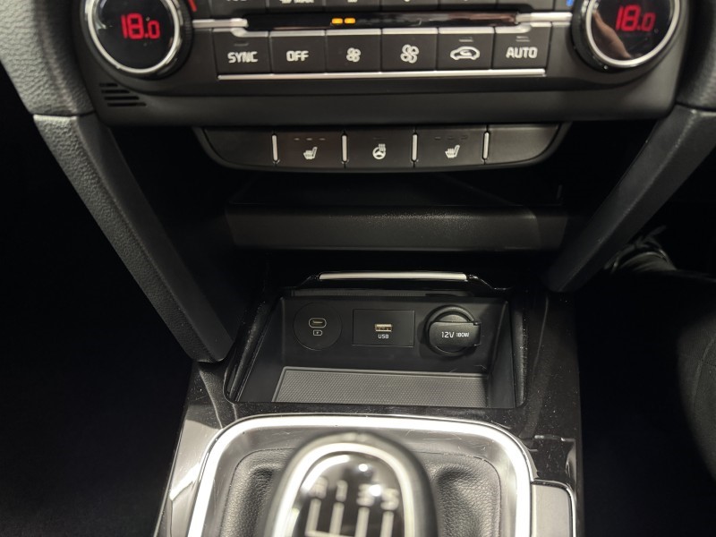 2024 (24) KIA CEED 1.5T GDi ISG 138 3 5dr 5374080