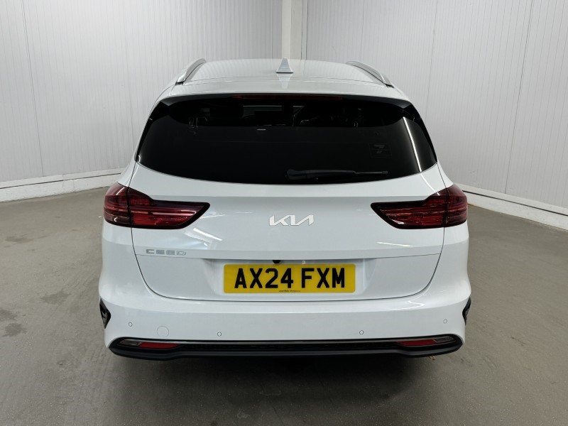 2024 (24) KIA CEED 1.5T GDi ISG 138 3 5dr 5374059