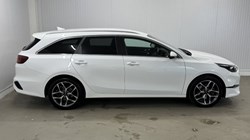 2024 (24) KIA CEED 1.5T GDi ISG 138 3 5dr 5374087