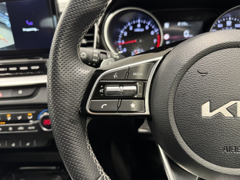 2025 (25) KIA CEED 1.5T GDi ISG 138 GT-Line 5dr DCT 5252392