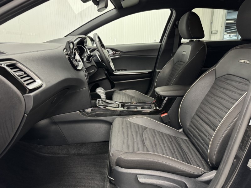 2025 (25) KIA CEED 1.5T GDi ISG 138 GT-Line 5dr DCT 5252403