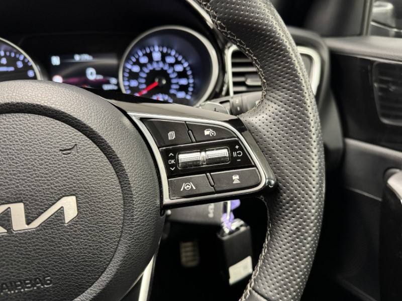 2025 (25) KIA CEED 1.5T GDi ISG 138 GT-Line 5dr DCT 5252416