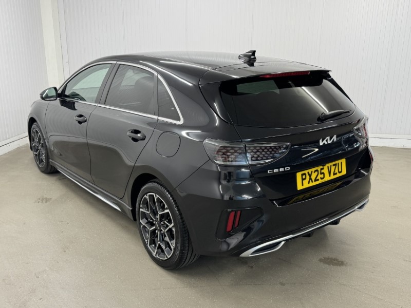 2025 (25) KIA CEED 1.5T GDi ISG 138 GT-Line 5dr DCT 5252393