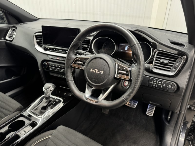2025 (25) KIA CEED 1.5T GDi ISG 138 GT-Line 5dr DCT 5252405